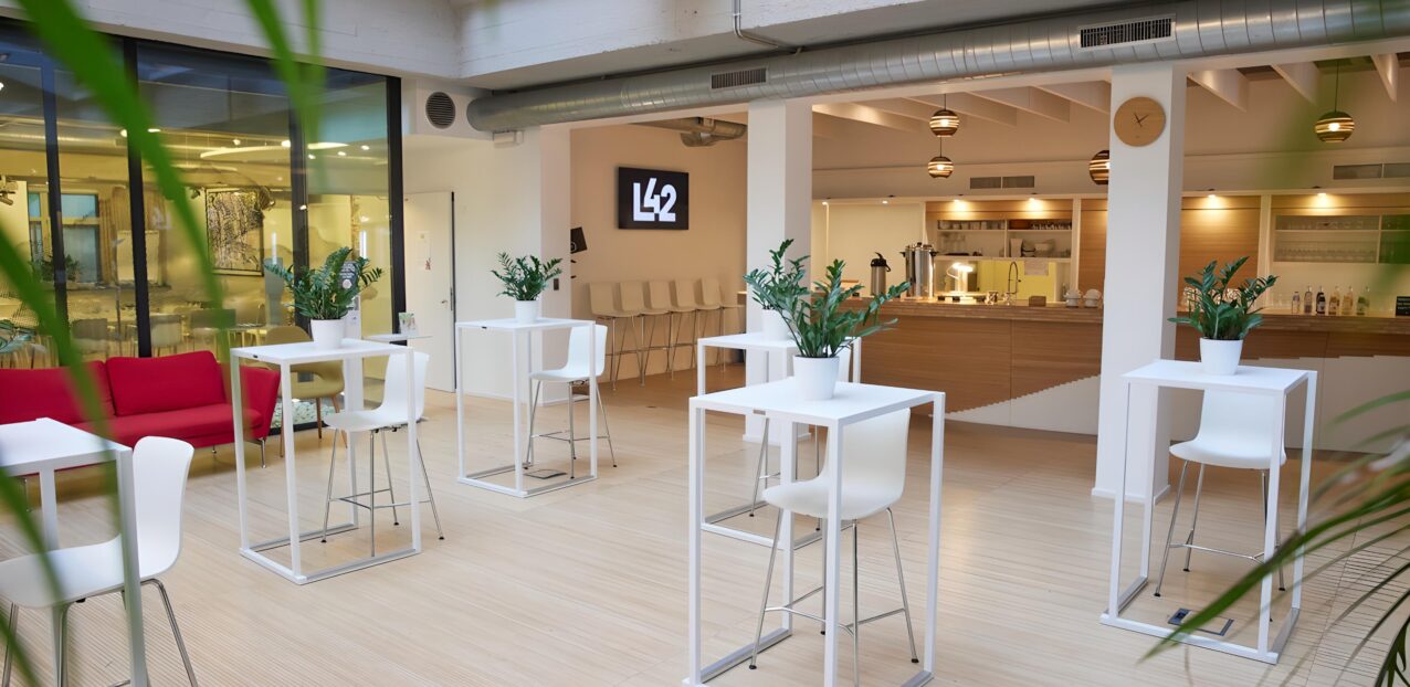 Runway-2025-10-01T13_41_19.569Z-Upscale-Image-Upscaled-Image-3469-x-1920-aspect-ratio-1276-622